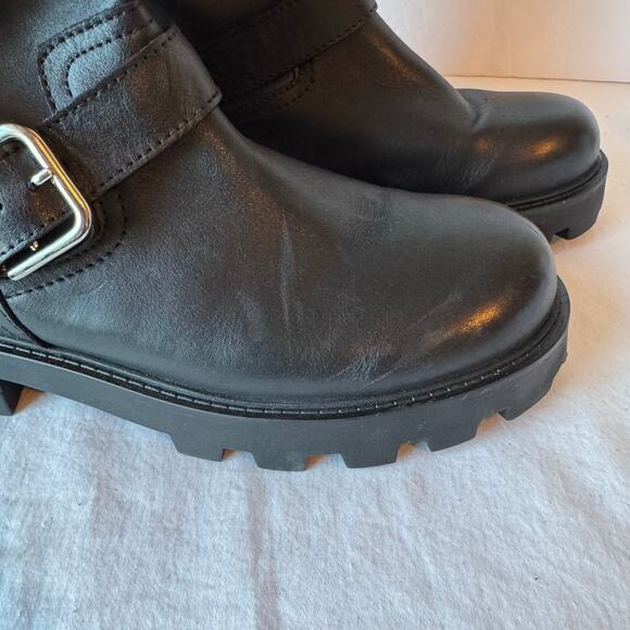 Steve Madden Women's Gleeson Leather Moto Pull On Boot 7 Black Buckles Edgy - Picture 5 of 13